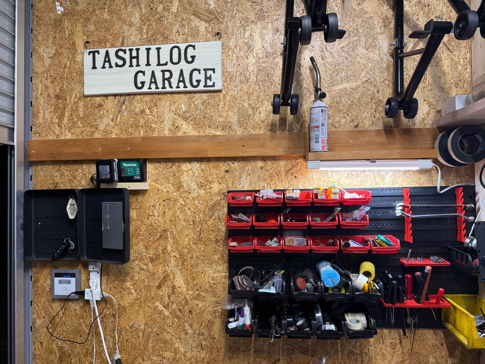 Logo signboard and parts rack / ロゴ看板と部品ラック